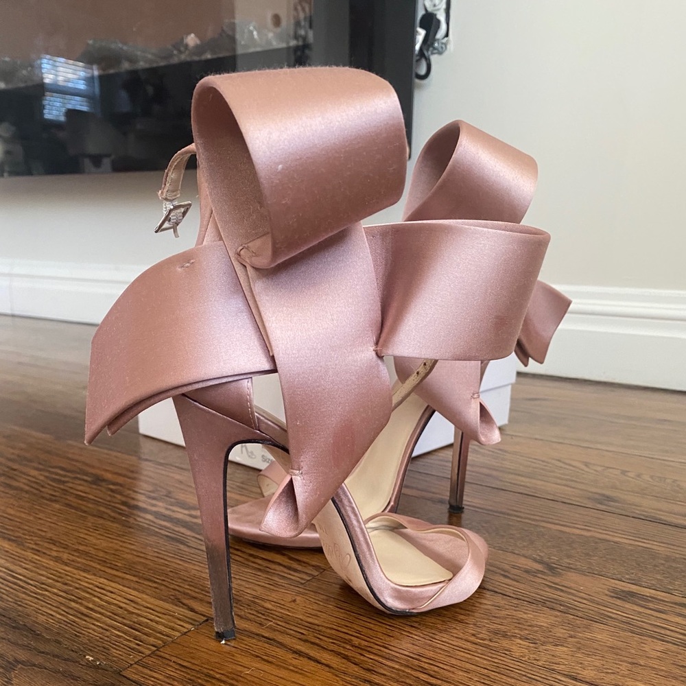 Aminah Abdul Jillil Open Toe Pump